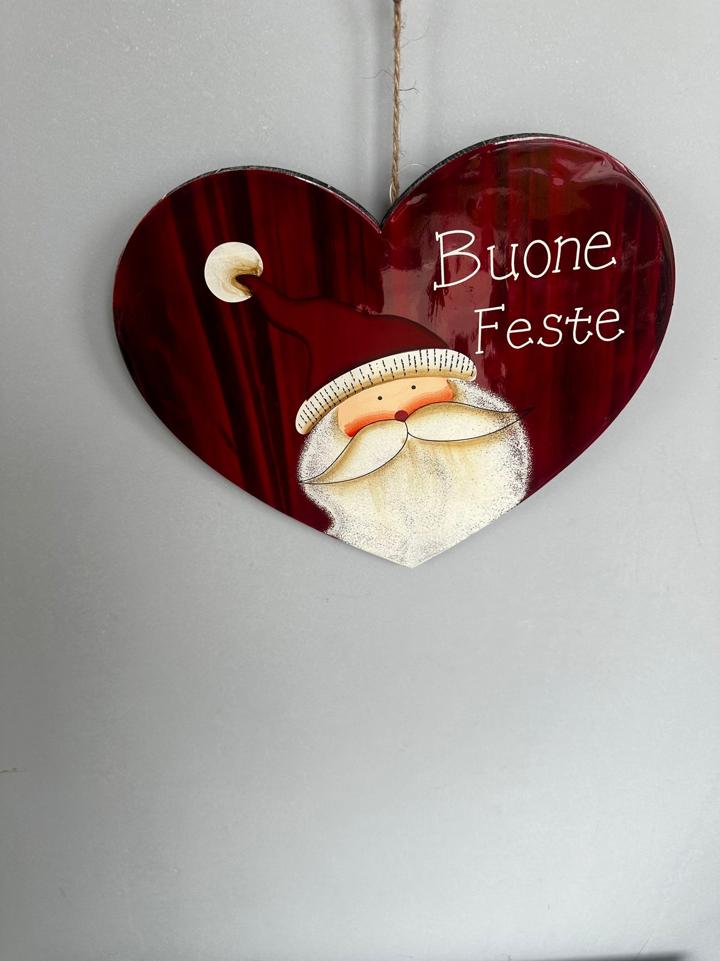 Cuore in legno con babbo natale