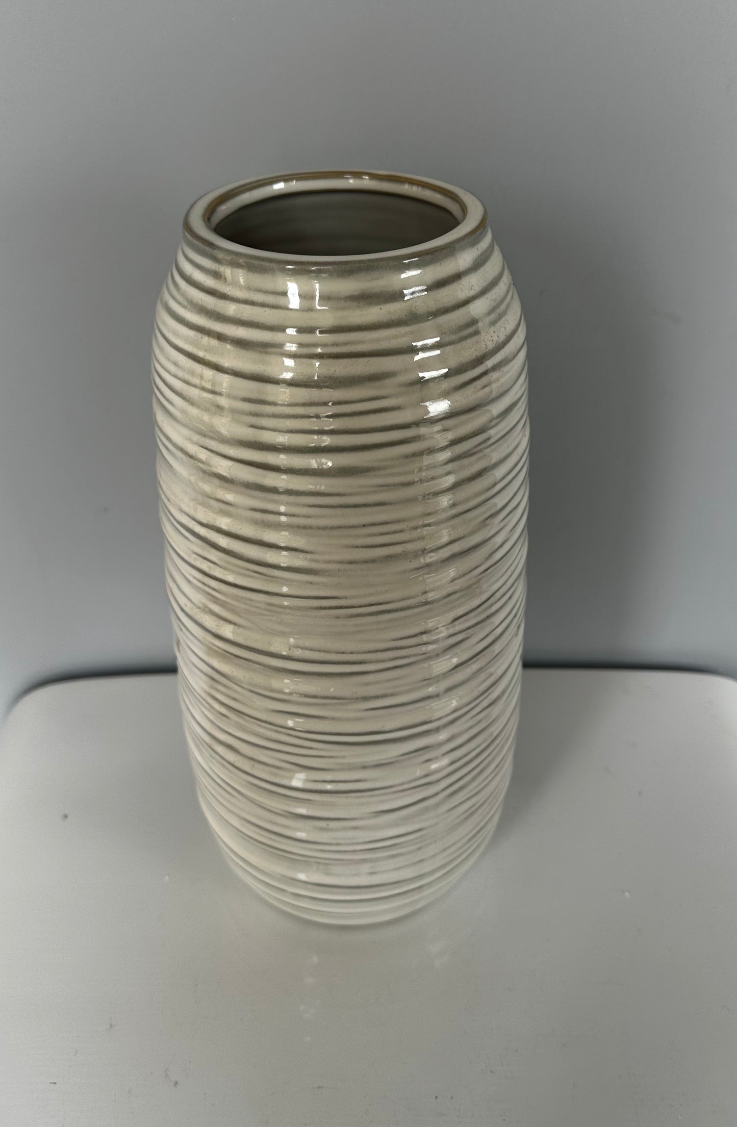 Vaso in ceramica cilindrico