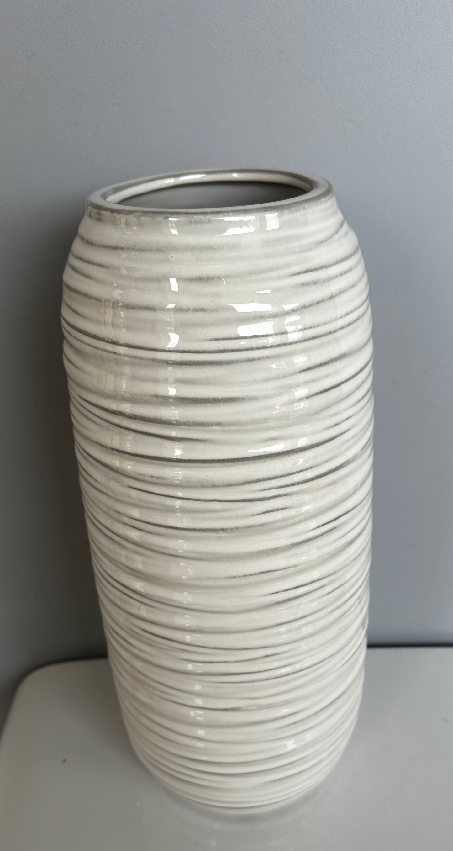 Vaso in ceramica cilindrico